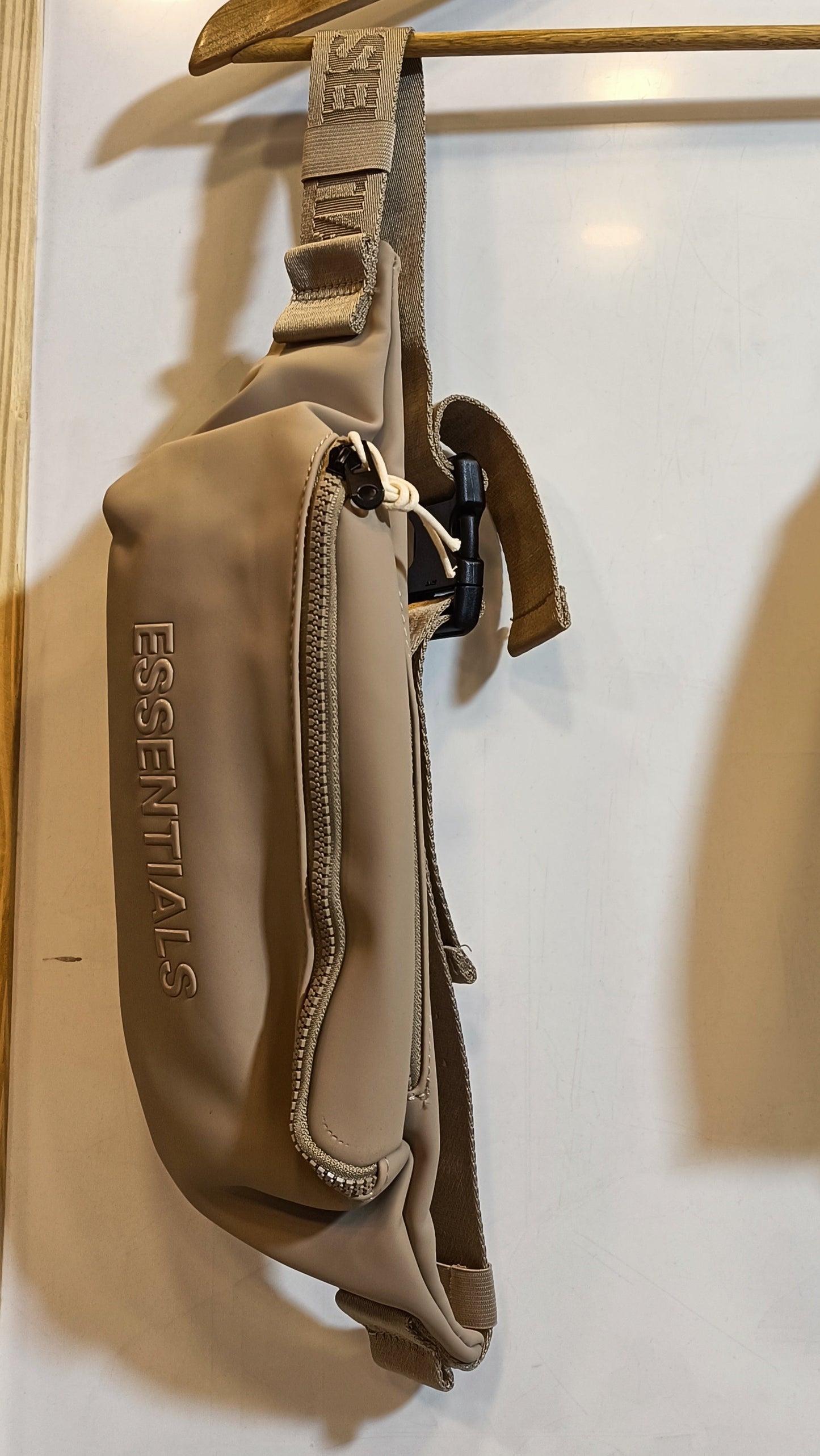 CANGURO ESSENTIALS BEIGE