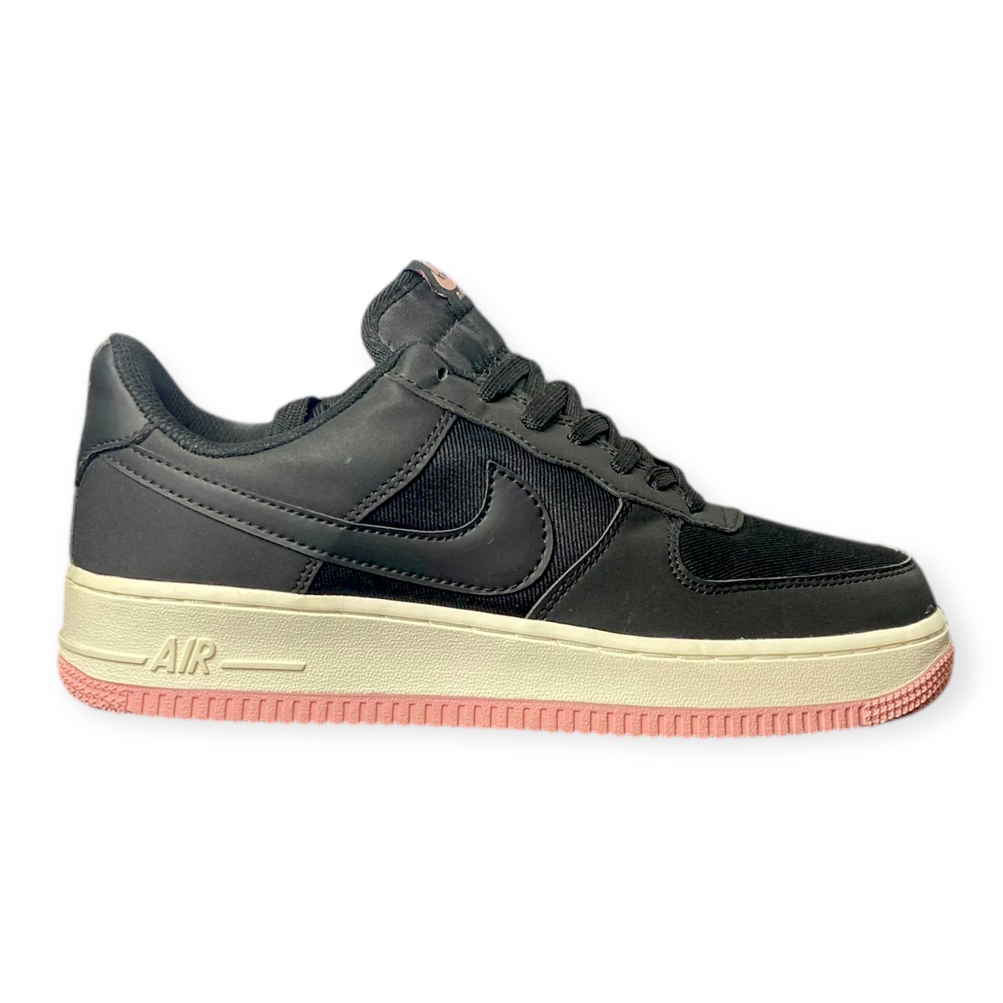 TENIS NIKE AF1 NEGRO SUELA ROSADA DAMA