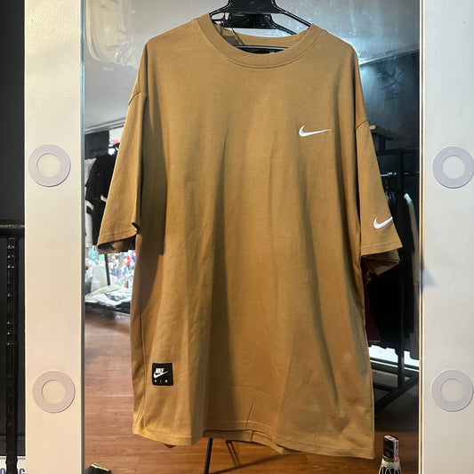 CAMISETA NIKE CAFE LOGO BORDADO