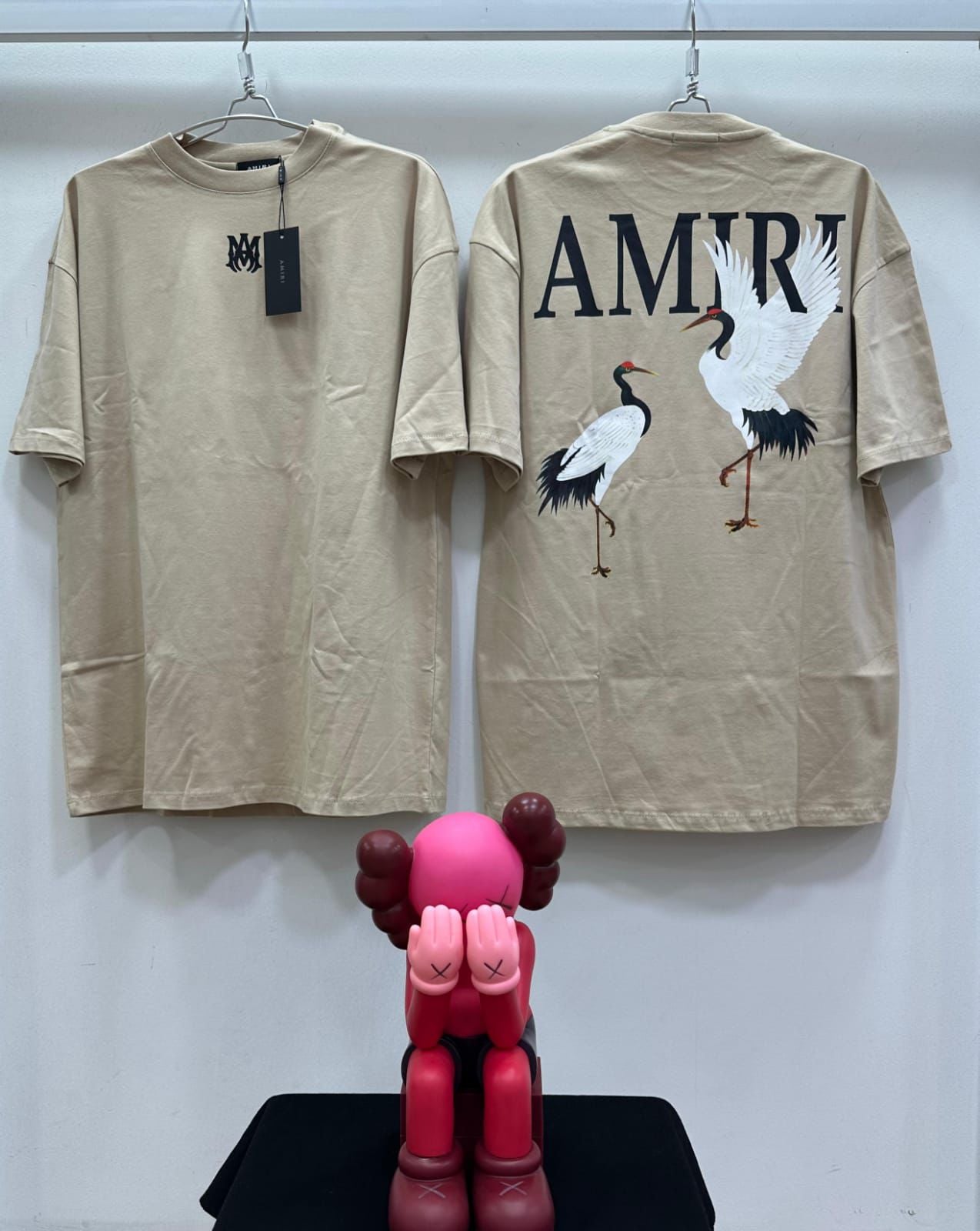 CAMISETA AMIRI BEIGE CISNE