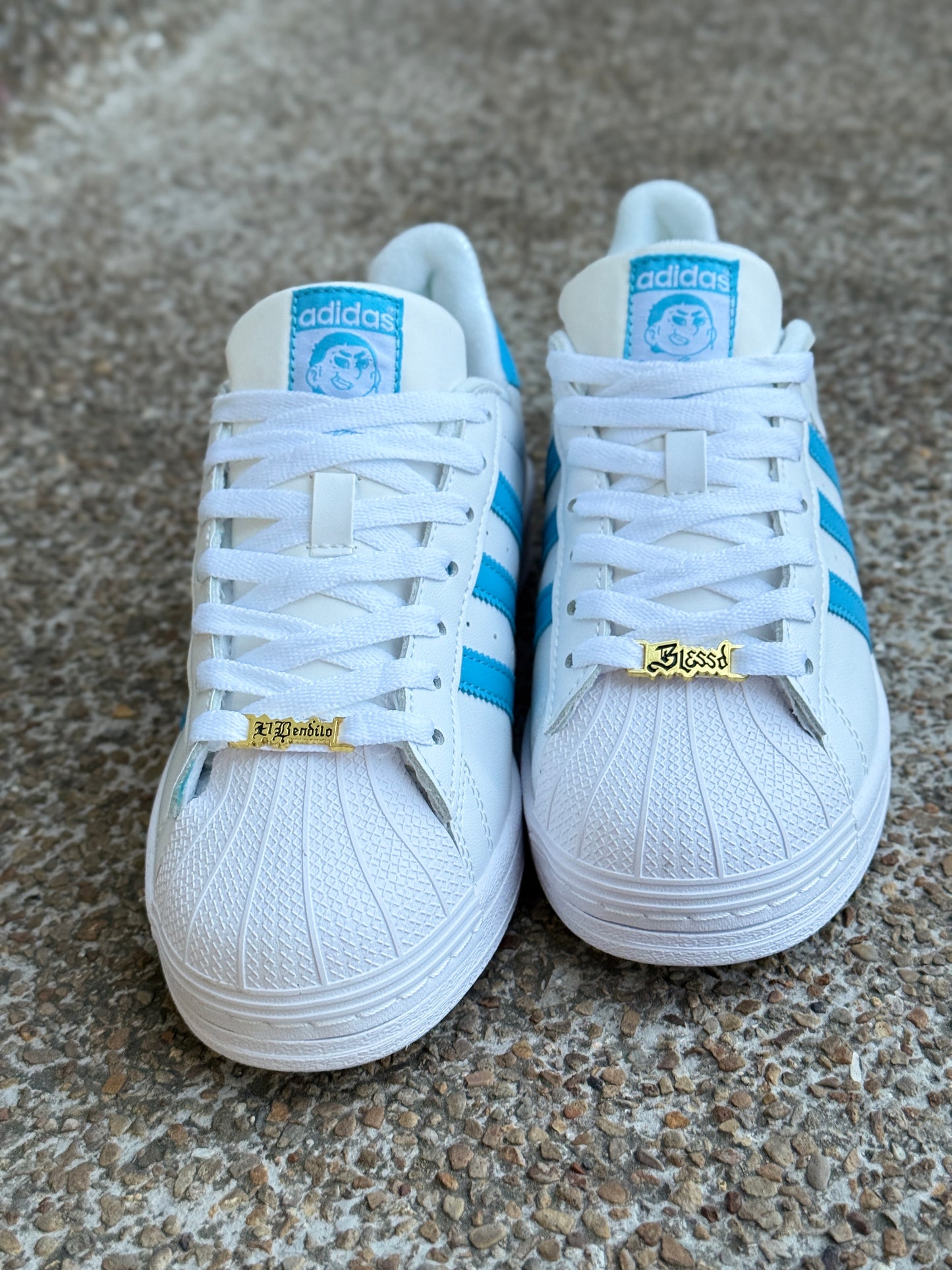 TENIS ADIDAS SUPERSTAR X BLESSD