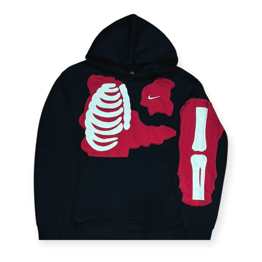 HOODIE NIKE HUESOS NEGRO - ROJO OVERSIZE