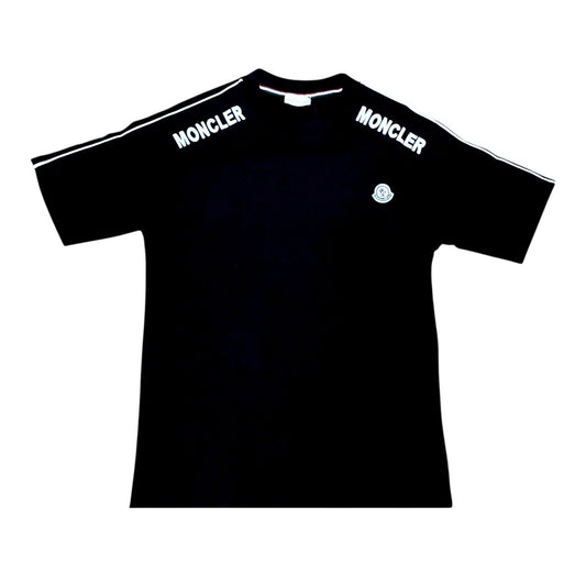 CAMISETA MONCLER LETRAS BORDADAS NEGRA