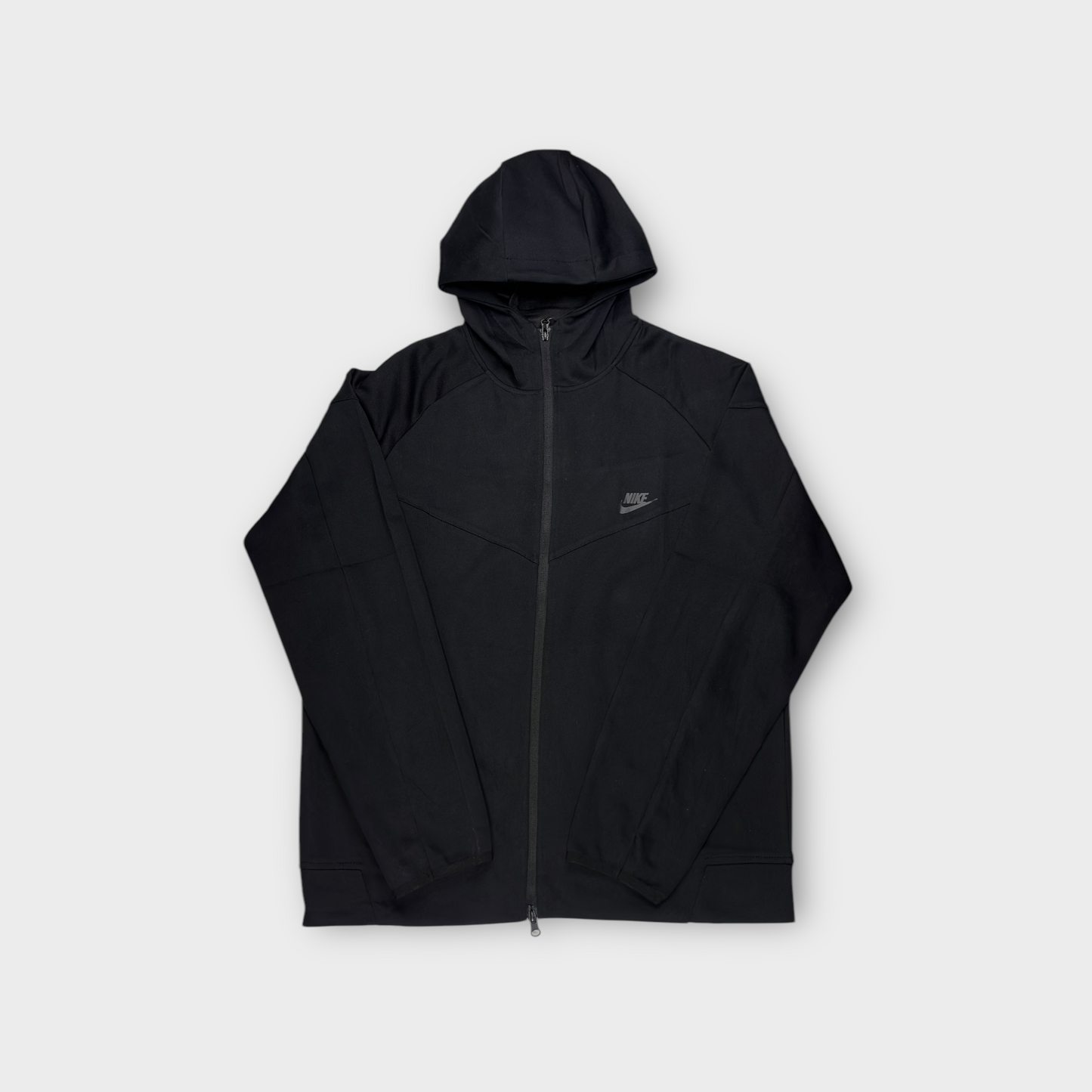 CONJUNTO NIKE TECH FLEECE CON CAPOTA NEGRO